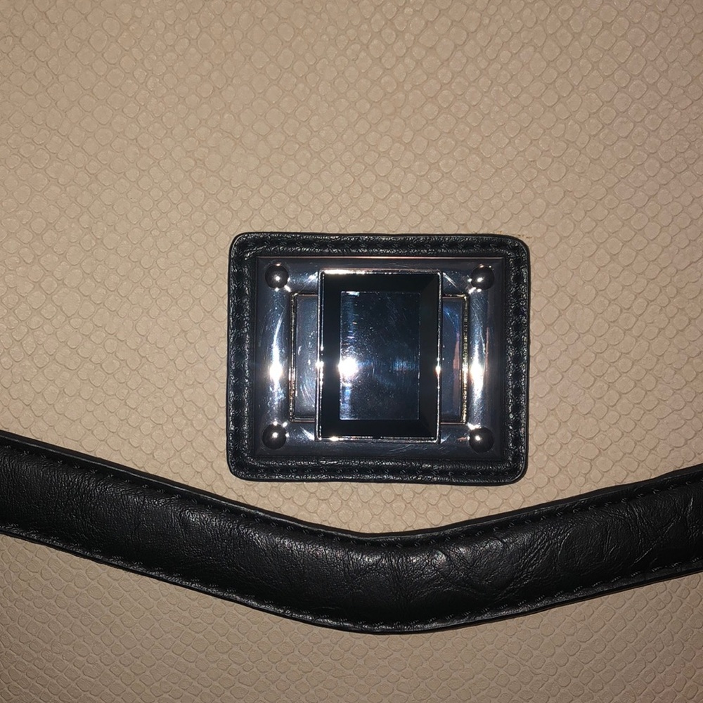 HandBag - Picture 3 of 5